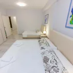 Luxury 3 * Vlorë